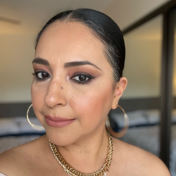 Meet your Posher, Gina - Picture 3 of 4